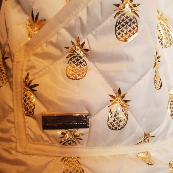 Simply Southern Gold Pineapple Vest NWT - Picture 6 of 7